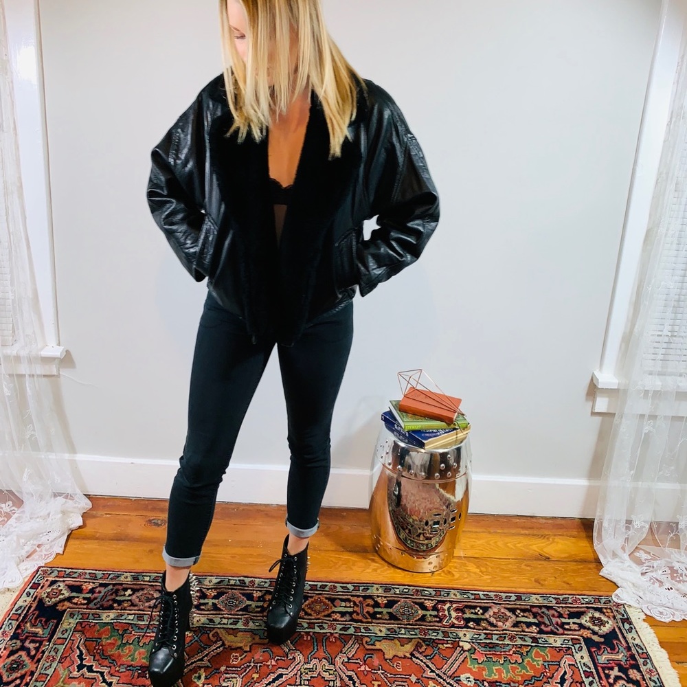 1970'S🔥GENUINE LEATHER🔥TRUE VINTAGE JACKET w/ VEGAN FAUX FUR TRIM